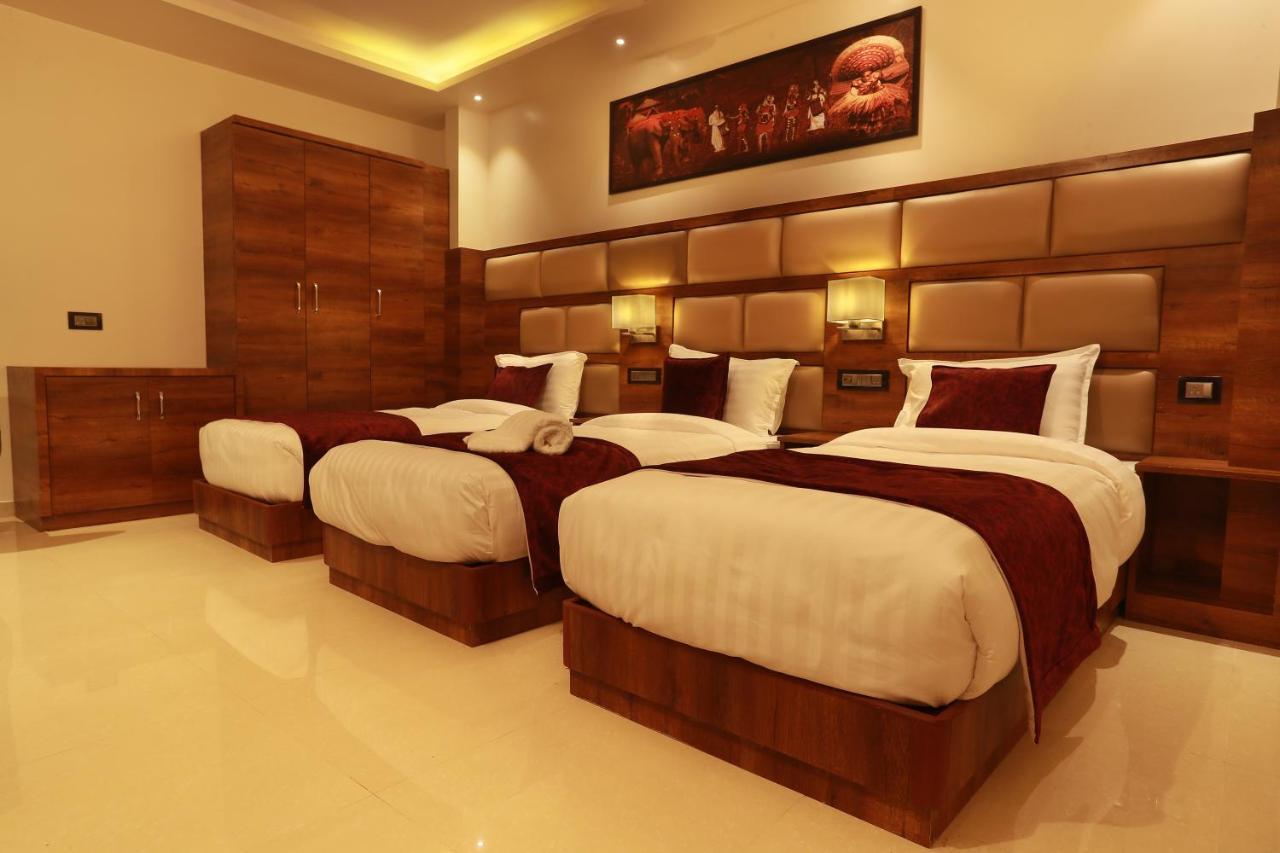 Aura One Hotel Kochi Exterior foto