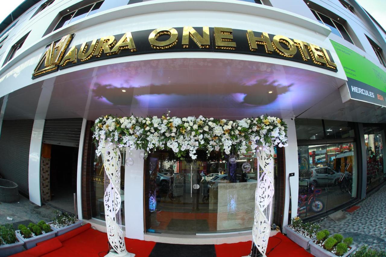 Aura One Hotel Kochi Exterior foto