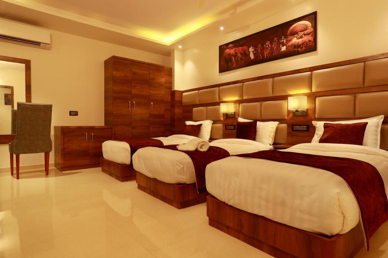 Aura One Hotel Kochi Exterior foto