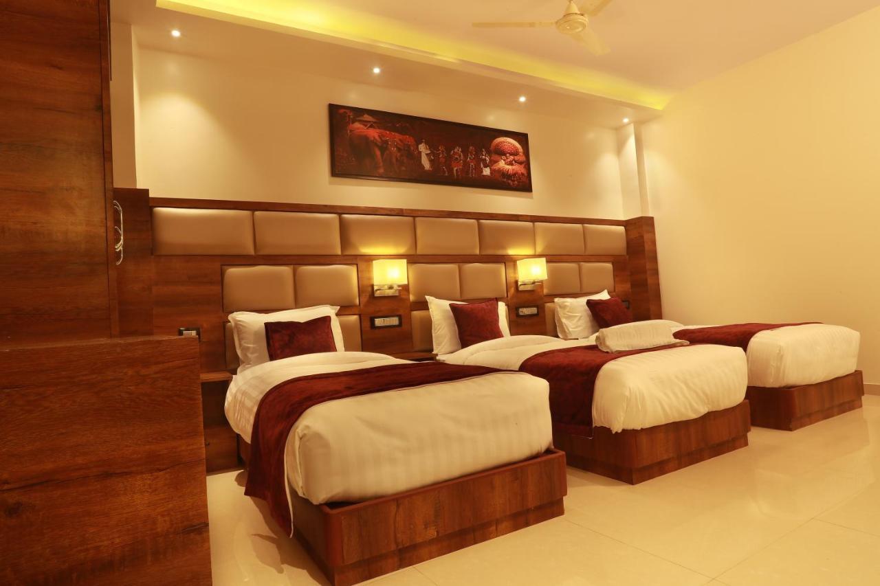 Aura One Hotel Kochi Exterior foto
