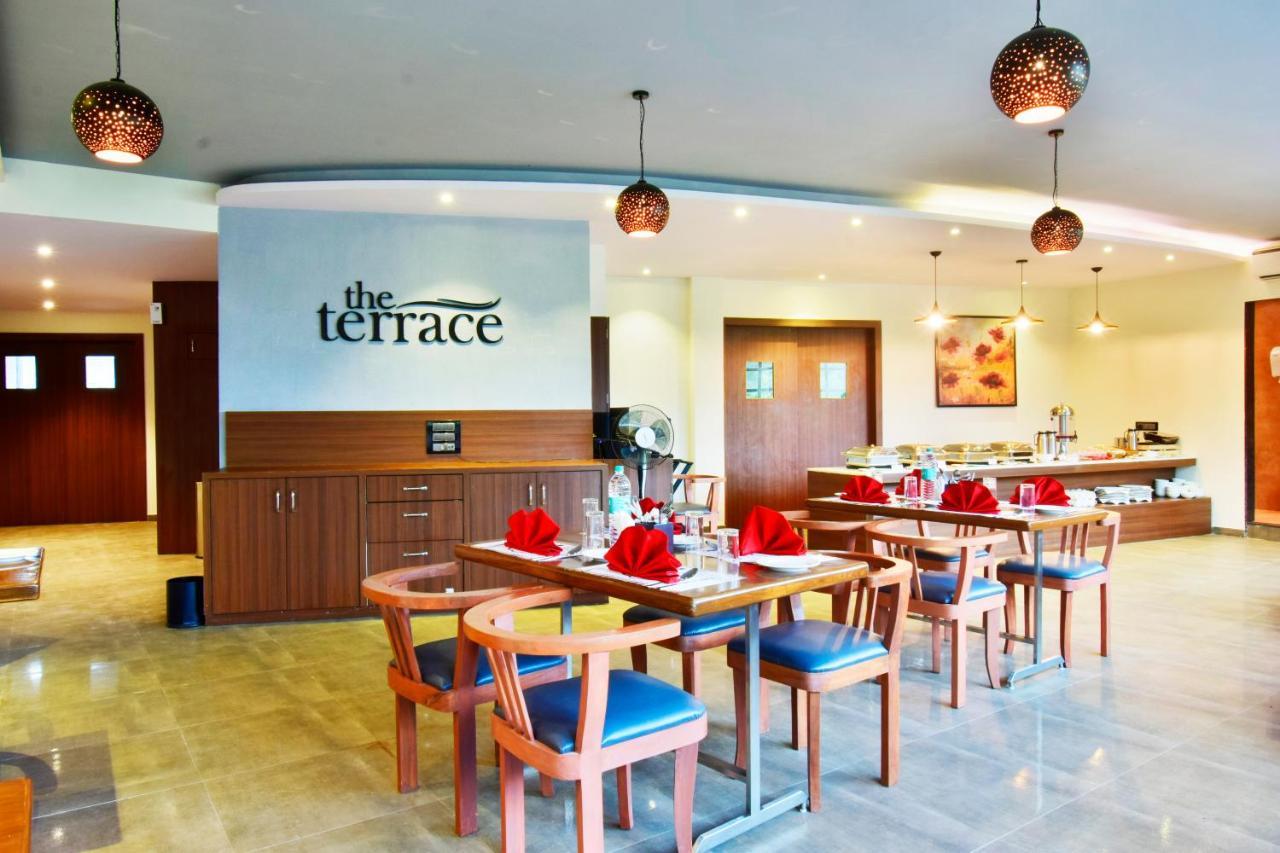 Aura One Hotel Kochi Exterior foto