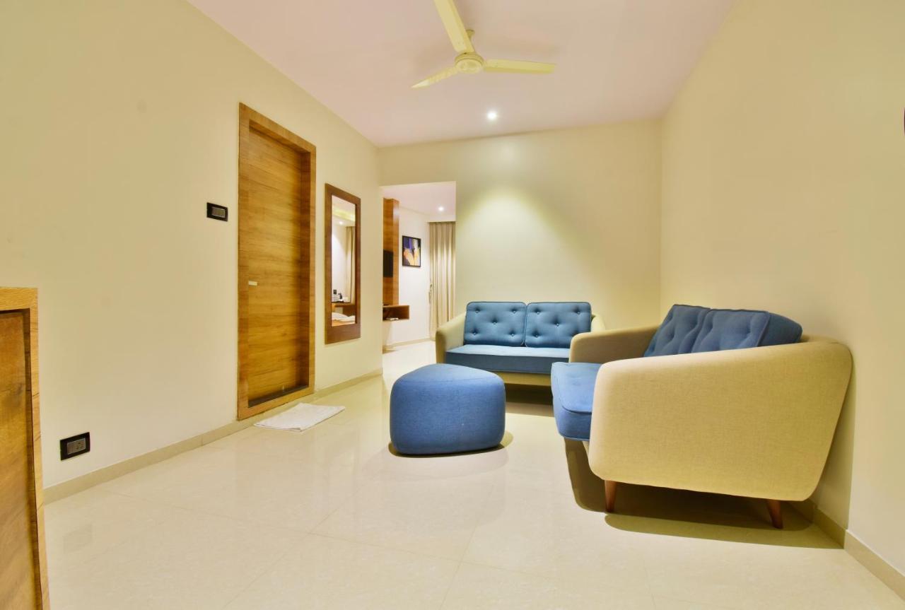 Aura One Hotel Kochi Exterior foto