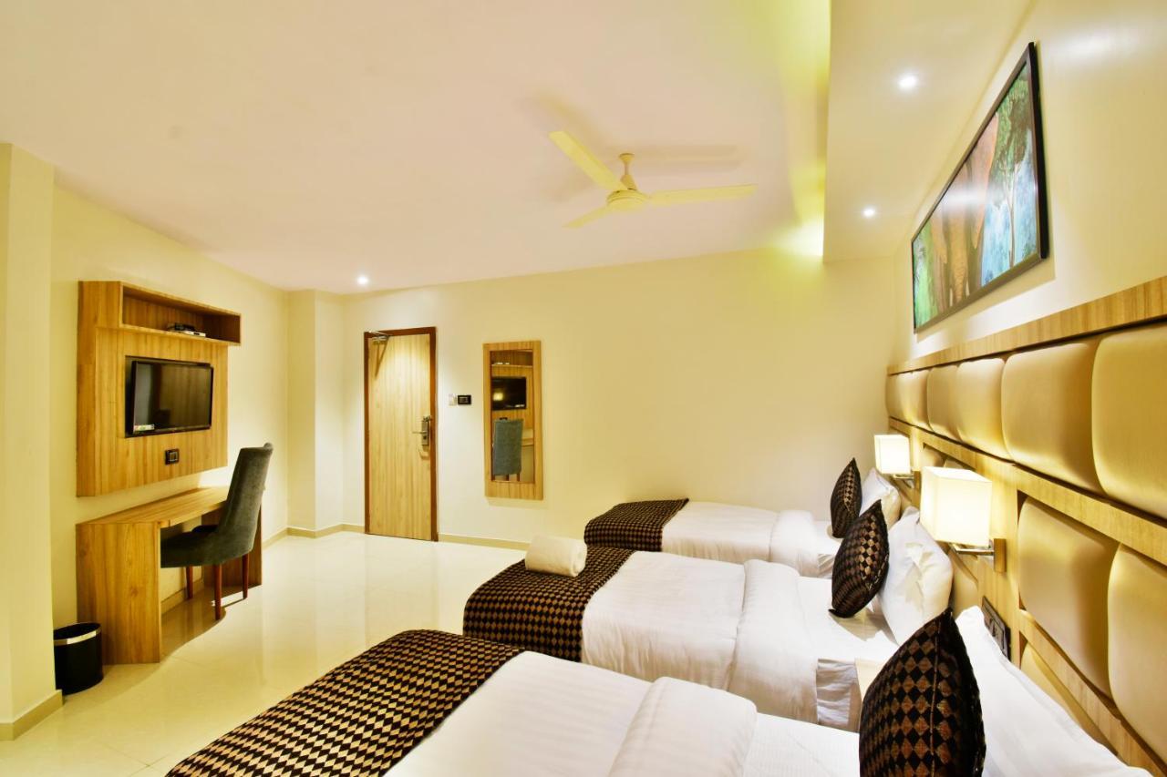 Aura One Hotel Kochi Exterior foto