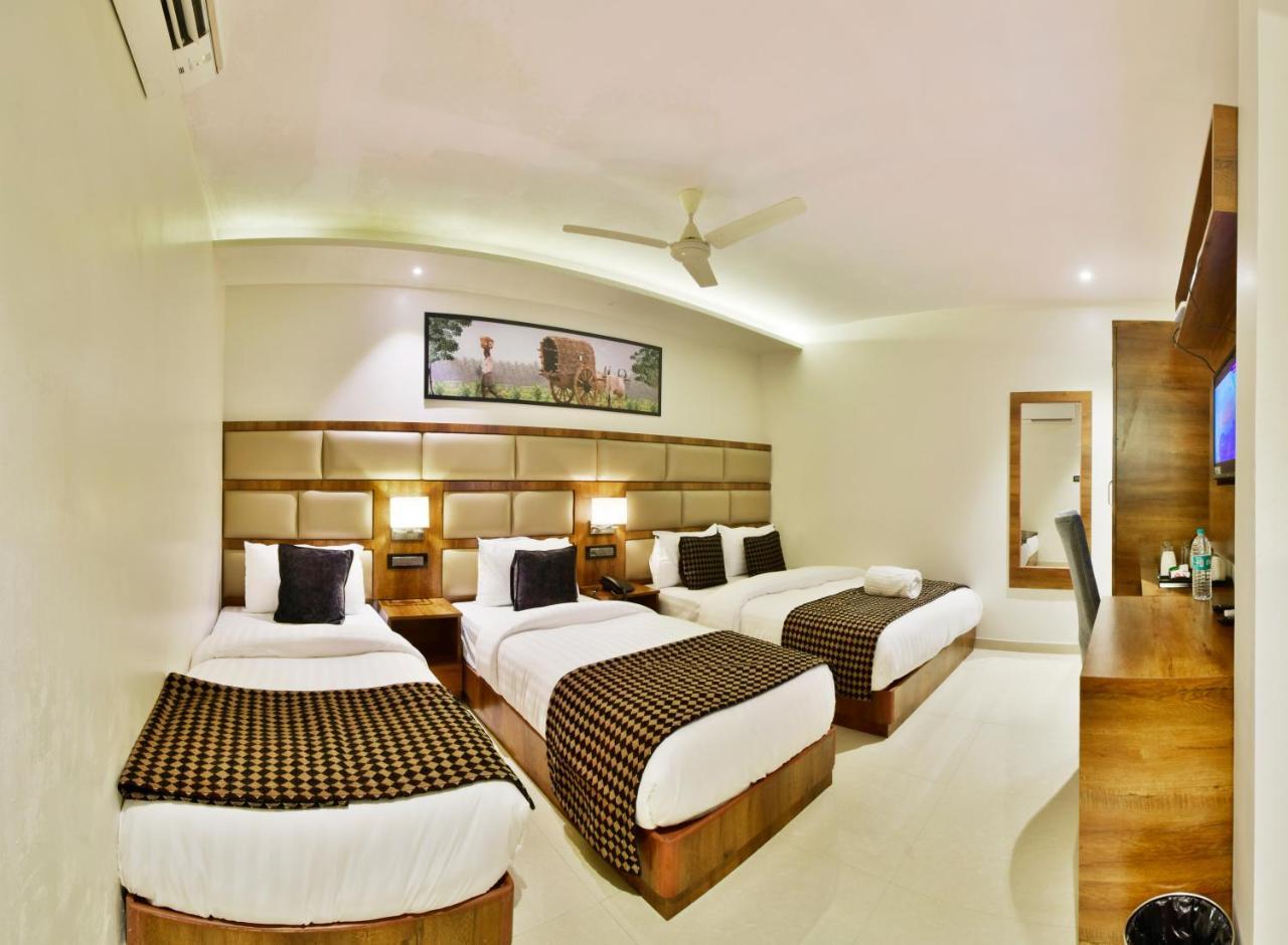 Aura One Hotel Kochi Exterior foto