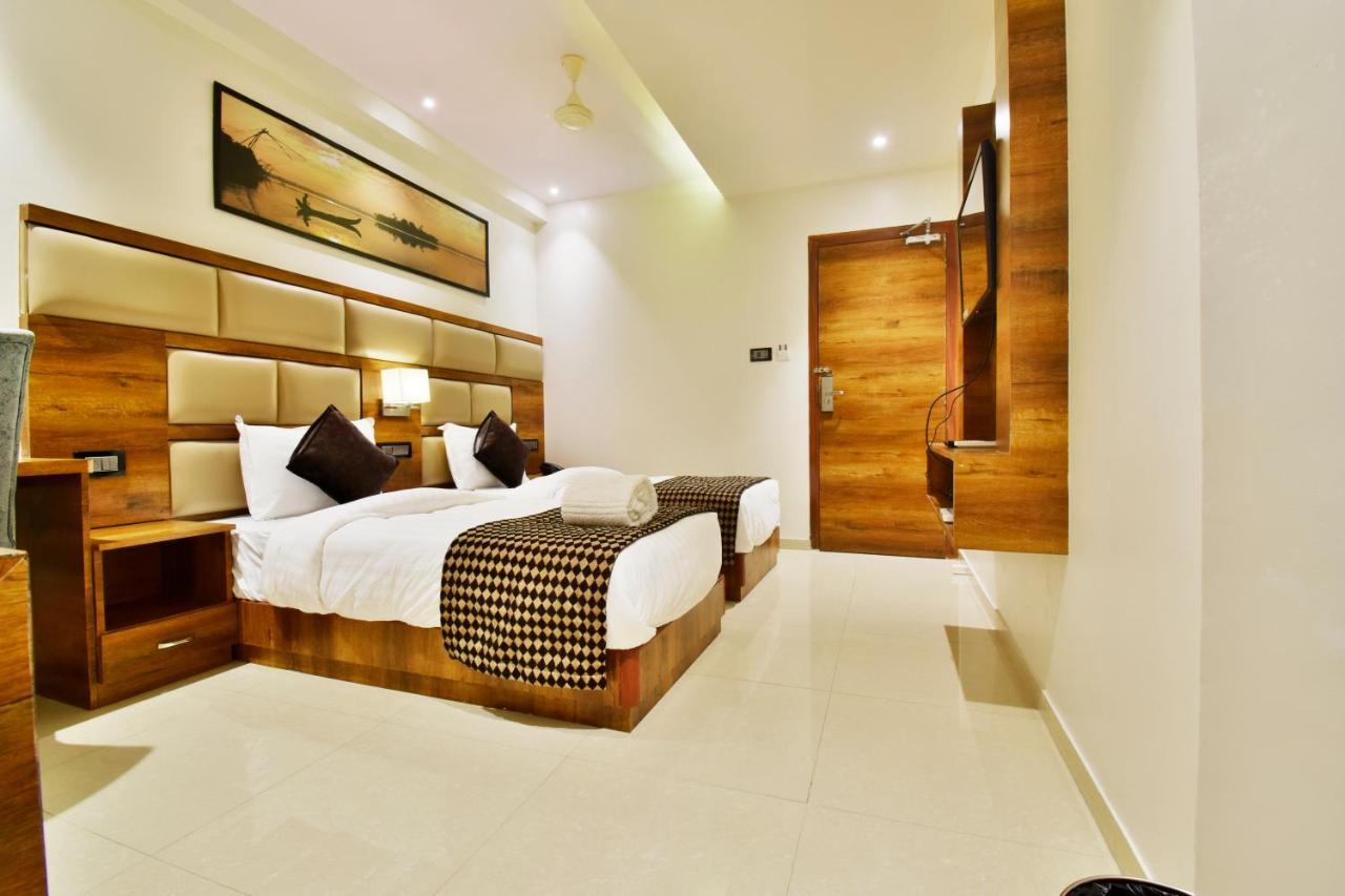 Aura One Hotel Kochi Exterior foto