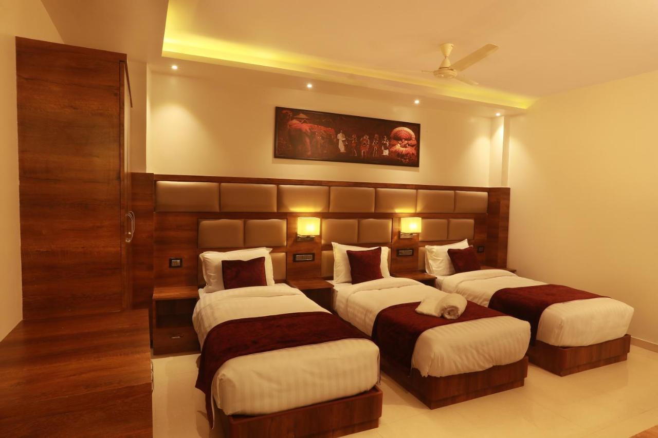 Aura One Hotel Kochi Exterior foto