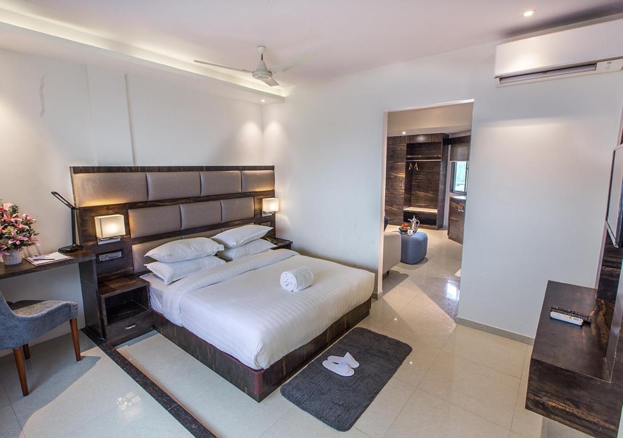 Aura One Hotel Kochi Exterior foto